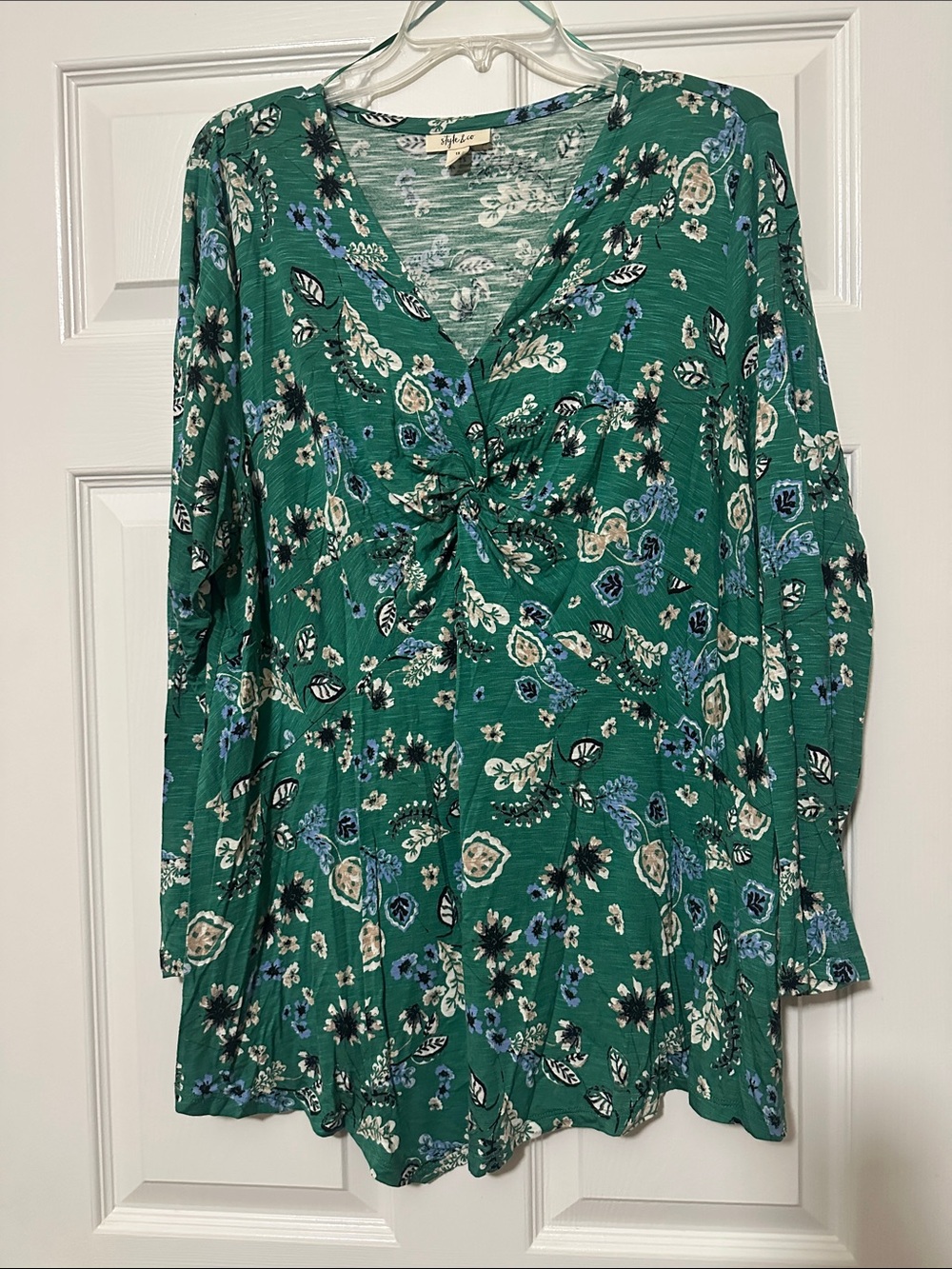 Style & Co. Green Floral V-Neck Twist-Front Top